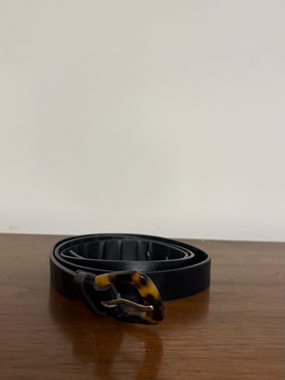 Classic Black Leather Belt with Tortoiseshell Buckle - Picture 3 of 5